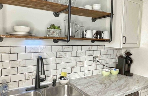 Decatur House | Displaced Families Ready | Sleeps 10 | Pets OK | EV Charger