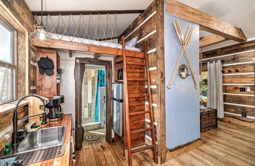 Hot Springs Cabin | Dock Holiday at Fox Pass Cabins