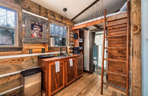 Hot Springs Cabin | Dock Holiday at Fox Pass Cabins