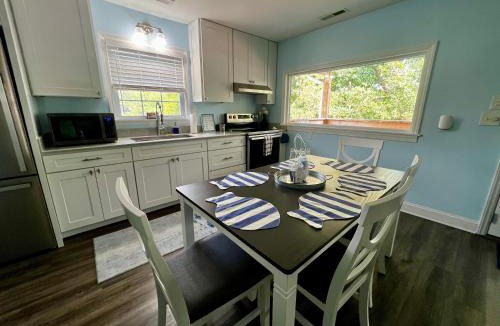 Clarksville House | Dockside Dreamz 2 with beach & dock