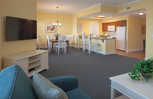 Palmetto Dunes Hotel | Dockside Living Awaits in This Elegant Waterfront Escape for All Ages | 2 Units
