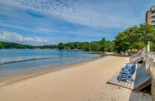 Huddleston House | Dog-Friendly Condo on Smith Mountain Lake