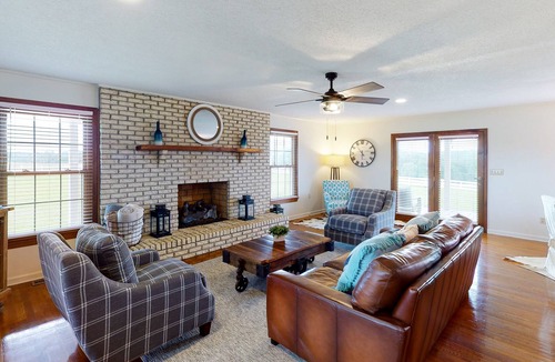 Trenton Cottage | Dog-friendly farmhouse with hot tub, private W/D, gas fireplace, and central AC