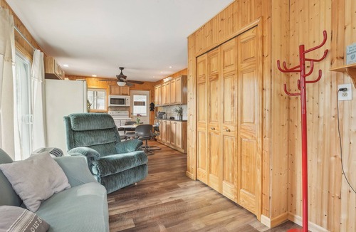 Hastings Cottage | Dog-Friendly Hastings Vacation Rental Near Lake!