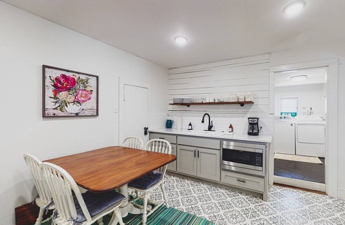 Eureka Springs Historic District House | Dog-friendly home with a porch, washer/dryer, balcony, & updated appliances