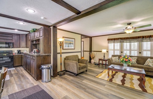 Chilhowie House | Dog-Friendly Home w/Mtn Views in Chilhowie!