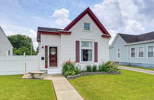 Jeffersonville - Clarksville Cottage | Dog-friendly Home w/Yard, 6 Mi to Louisville!
