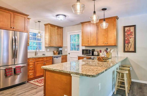 Bent Creek House | Dog-friendly home with large yard, lawn games, firepit, screened porch, & AC