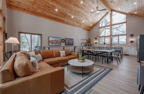 Waterfront Greens House | Dog Friendly Luxe Deep Creek Stay w/Indoor Pool