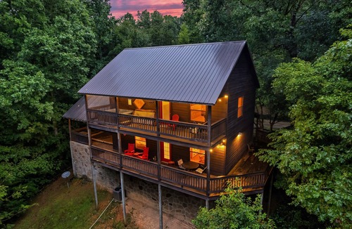 Sevierville Cabin | Dog Friendly-Private-Hot Tub-Pool Table-Treetop View-King Bed-FP-Easy Drive