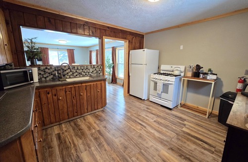 Atlanta House | Dog Friendly | River | Kayaks | Fishing