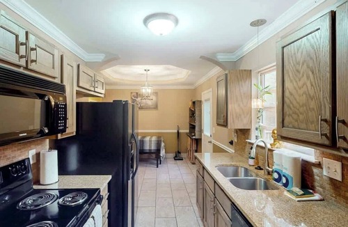 Madison House | Dog Friendly Serene Getaway・Nature Views・Near Golf