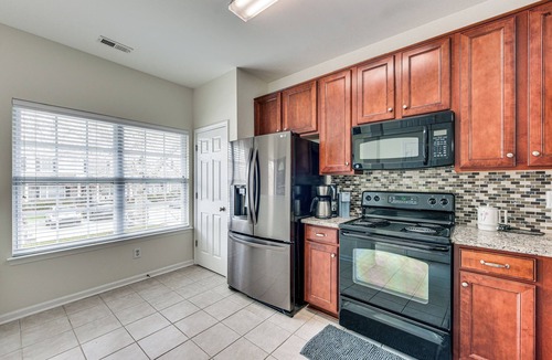 Matthews House | Dog-Friendly Townhome w/Patio in Charlotte Area!