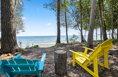 Sturgeon Bay Cottage | Door County Lake Michigan Cottage with Private Waterfront
