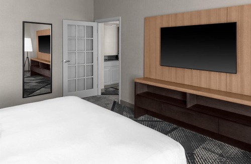 Fairborn Hotel | DoubleTree by Hilton Dayton Fairborn
