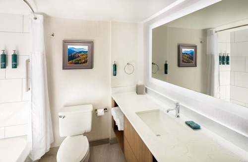 Johnson City Hotel | DoubleTree by Hilton Hotel Johnson City