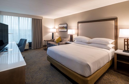Madison Hotel | DoubleTree by Hilton Madison East