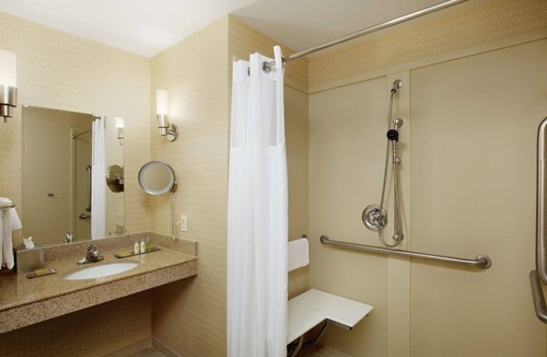 Sandston Hotel | DoubleTree by Hilton Richmond Airport