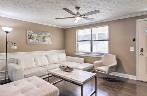 Douglasville House | Douglasville Retreat w/ Deck, Dogs Welcome!