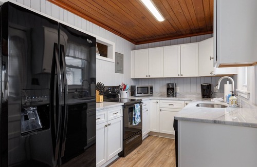 Crescent Beach House | Downstairs House across street from beach w/Pool