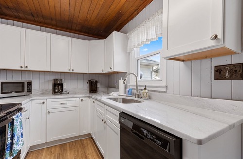 Crescent Beach House | Downstairs House across street from beach w/Pool