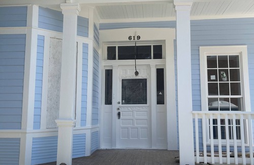 Mid City North House | Downtown and Close to LSU 8-bedroom Luxury Home in Baton Rouge