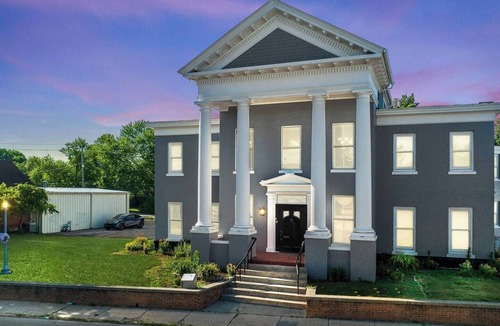 West Central Apartment | Downtown Apartment 3 in Historic Mansion | Free Parking