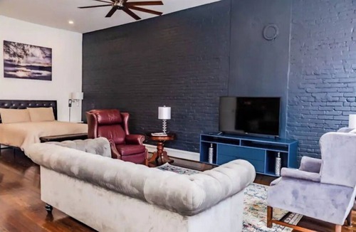Central City Apartment | Downtown close to UAB, St. Vincent’s, BJCC and Airport
