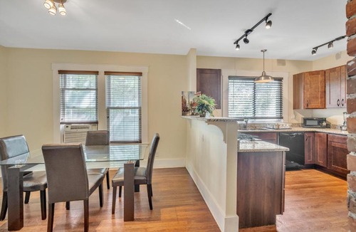 Mexicantown - Southwest Detroit Apartment | Downtown Detroit Adjacent - Southwest 1st FL Apt apts