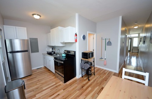 The Gate Apartment | Downtown Gate District Neighborhood, Convenient To Everything, King Bed (1F)