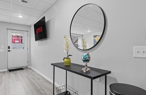 Grand Rapids Apartment | Downtown GR Apt/2BR/Free Parking
