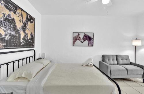 Downtown Hollywood Apartment | Downtown Hollywood Beach Blvd Studio Getaway