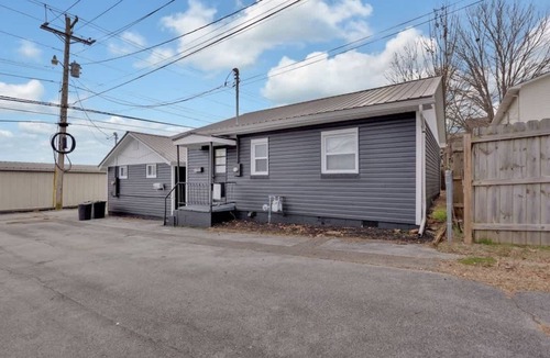 Lenoir City House | Downtown Lenoir City 2 Bedroom House