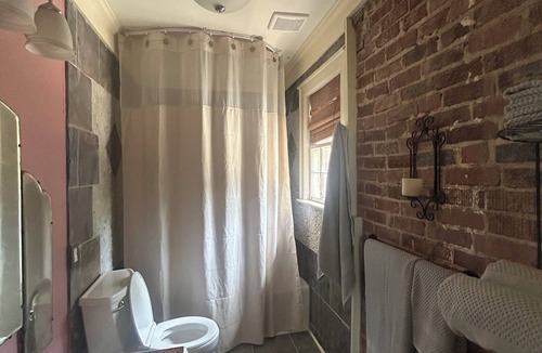 Lewisville Apartment | Downtown Lewisville-Century Old Home-The New Orleans