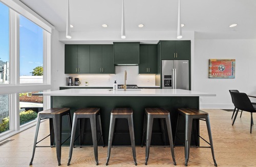 Nashville House | Downtown Luxury Close to All Attractions, Rooftop w Skyline Views, 2 Car Garage