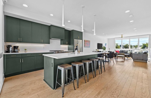 Nashville House | Downtown Luxury Close to All Attractions, Rooftop w Skyline Views, 2 Car Garage