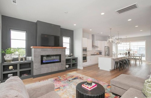 Nashville Villa | Downtown Modern, Rooftop Patio, Vanderbilt, 8 Beds