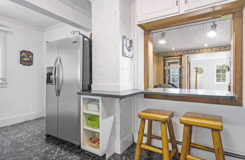 Harbor Springs House | DOWNTOWN Pet Friendly - Third Street! SKI, DINE, SWIM, SHOP!