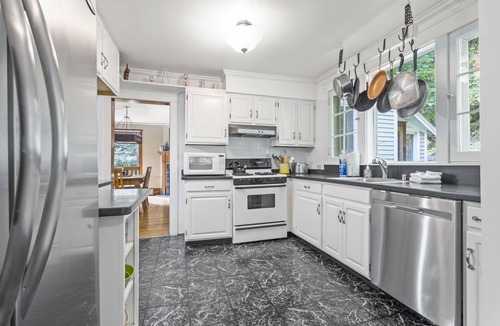 Harbor Springs House | DOWNTOWN Pet Friendly - Third Street! SKI, DINE, SWIM, SHOP!