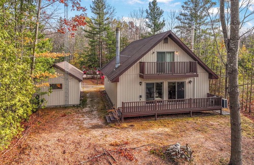 Lake Leelanau Ski Chalet | Dream Lakefront Chalet with 3 Bedrooms and Stunning Lake Leelanau Views