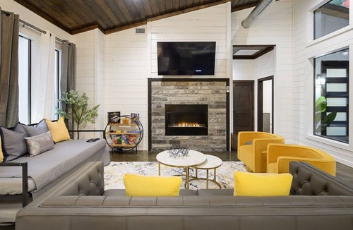 Pickens Cabin | Dream Patio/ Hot Tub/ Modern - Moonlight Sonata
