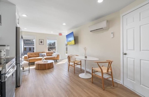 Herndon Apartment | Dreamy Apartment in Downtown, 1 BDR, Kitchen, Luxury Bath, Walk to Shops and Entertainment