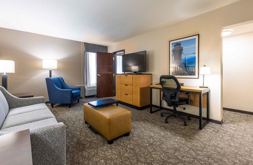 Airport Township Hotel | Drury Inn & Suites St. Louis Airport
