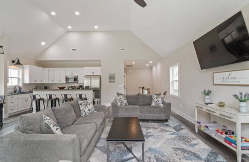 Winchester Apartment | Dry Jack Tim-Hot Tub, Water Views, Marina