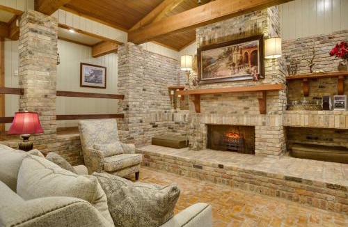 Theriot House | Dularge Grand Villa - Steps to Marina + Fishing!