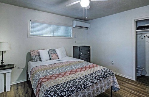 Fondren House | Duplex by Hospitals in N Fondren Near the District