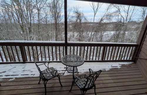 Ghent Apartment | E205 Winterplace Condo Ski in Ski out -2nd floor