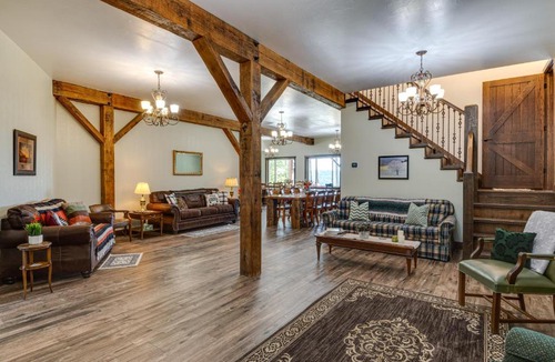 Huron House | 'Eagle Crest Lodge' - Large Group Getaway!
