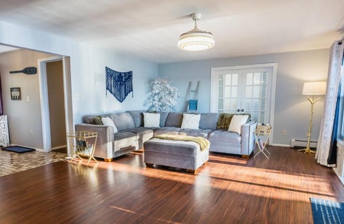 Butte Des Morts House | Eagle's Last Light- Lakefront Escape, Fire Pit, Pets & Scenic Views