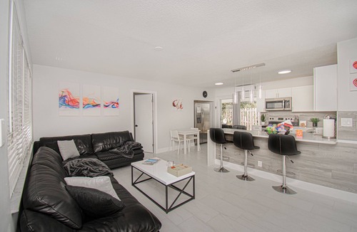 Boca Raton House | East Boca Raton Pool home, Only 5 minutes to the beach!